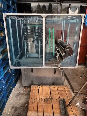 Used Bottling Polylaminate Capsuling Machine Nortan Aurora 4. - 1989, 6,000 BPH