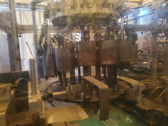 Used Bottling Champagne Capsuling Machine Robino & Galandrino - 2003, 15,000 BPH