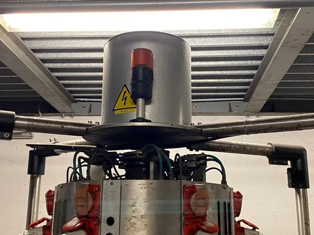 Used Bottling PVC Capsuling Machine Robino & Galandrino MONOSTADIO F T6 - 1999, 6,000 BPH