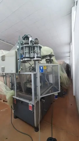 Used Bottling Champagne Capsuling Machine Robino & Galandrino MONO FENIX 2 - 2000, 3,000 BPH
