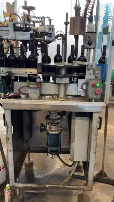 Used Bottling Champagne Capsuling Machine Nortan UNICAP 35 S - 1986, 2,500 BPH