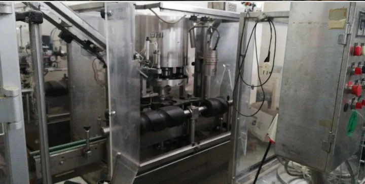 Used Bottling PVC Capsuling Machine GAI 426 4 DT - 2001, 3,000 BPH