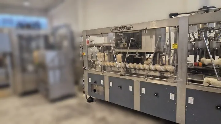 Used Bottling PVC Capsuling Machine Robino & Galandrino POKER Z 8/12 - 2004, 10,000 BPH