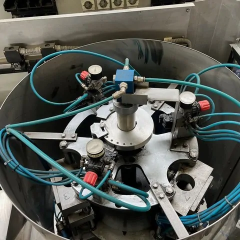 Used Bottling Champagne Capsuling Machine Nortan PRISMA 30 S - 2003, 2,500 BPH