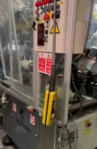 Used Bottling Champagne Capsuling Machine Robino & Galandrino DERBY OTTICO - 1997, 2,000 BPH