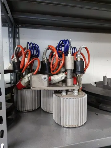 Used Bottling Champagne Capsuling Machine Robino & Galandrino M MONOSTADIO F T6 - 1999, 6,000 BPH