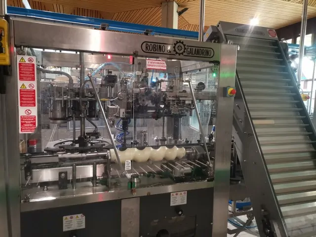 Used Bottling Champagne Capsuling Machine Robino & Galandrino 2008 - 2008, 6,000 BPH