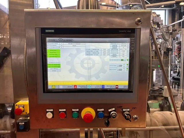 Used Bottling PVC Capsuling Machine Robino & Galandrino single stage 2z 16 t + eolo 3/72 optical dc - 2017, 17,000 BPH