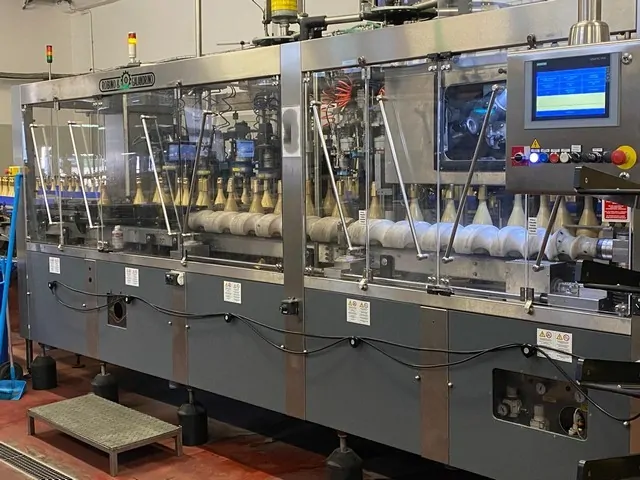 Used Bottling Champagne Capsuling Machine Robino & Galandrino Zenith - 2017, 9,000 BPH
