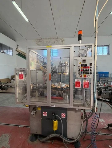Used Bottling Champagne Capsuling Machine Robino & Galandrino VULCAN3000 G - 1998, 3,000 BPH
