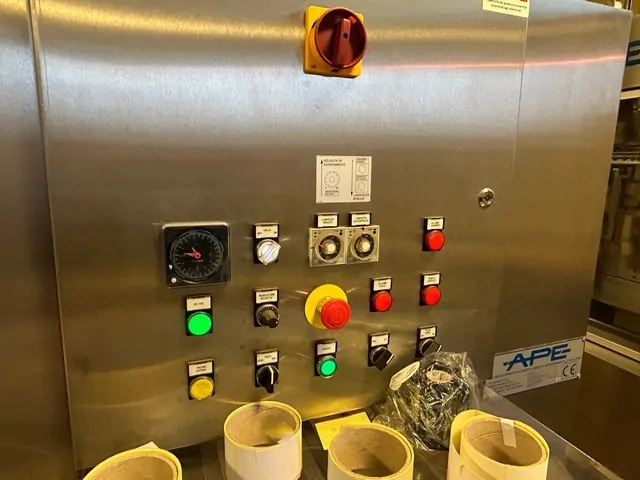 Used Bottling Case Sealer APE - 2006, 2,000 BPH