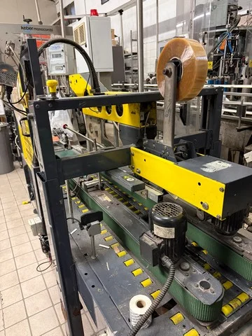 Used Bottling Case Sealer SIAT SM11.P.C - 17 CPM