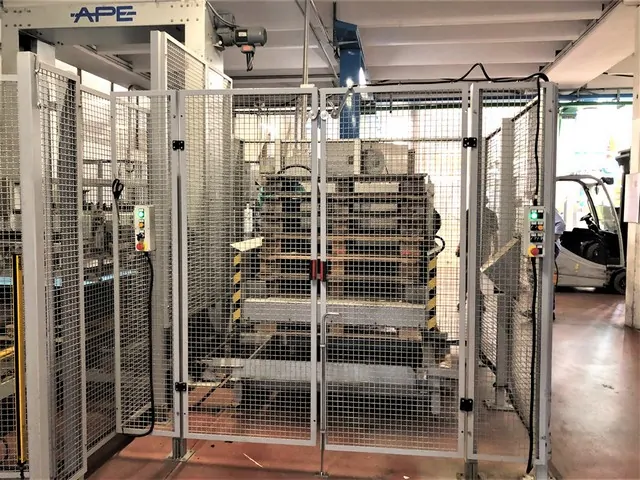 Used Bottling Depalletizer APE - 1997, 8,000 BPH