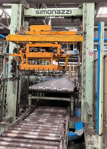 Used Bottling Depalletizer Simonazzi SWEEP-OFF BASSO - 1989, 38,000 BPH