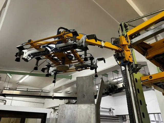 Used Bottling Depalletizer Logik LOBSTER - 2006, 9,000 BPH