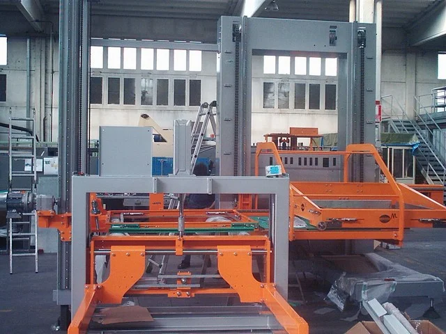 Used Bottling Depalletizer Mondo & Scaglione D8/S - 2007, 12,000 BPH
