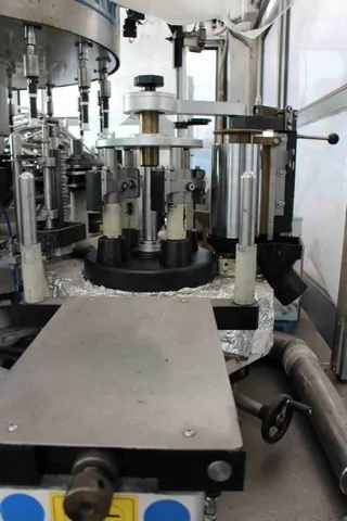Used Bottling Self-Adhesive Labeler P.E. - 2005, 12,000 BPH