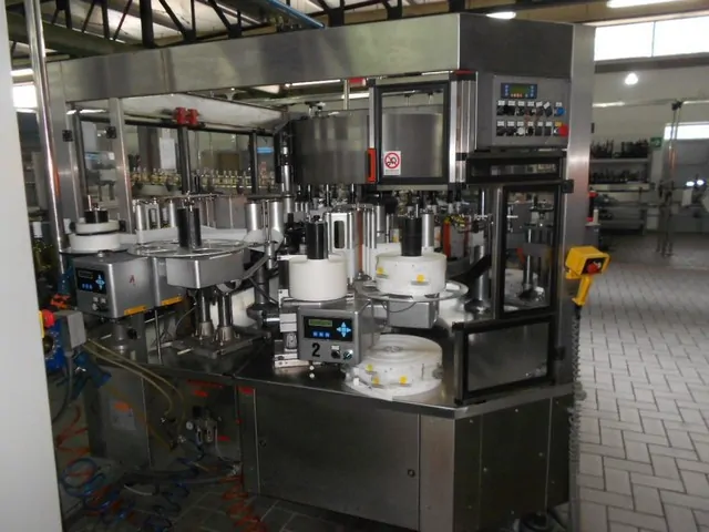 Used Bottling Self-Adhesive Labeler Kosme - 2000, 20,000 BPH