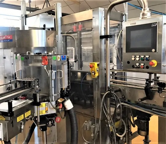 Used Bottling Cold Glue Labeler P.E. MODULAR FIX.540.8.CA - 2014, 11,000 BPH