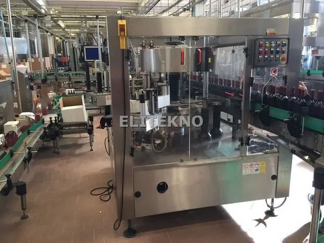 Used Bottling Self-Adhesive Labeler Newtec - 2004, 6,000 BPH