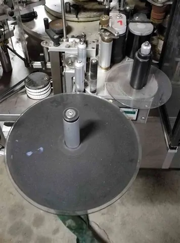 Used Bottling Self-Adhesive Labeler Cavagnino & Gatti - 2005, 11,000 BPH