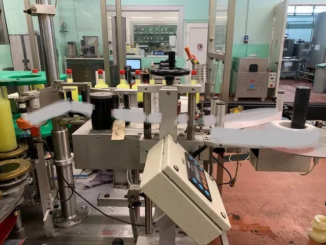 Used Bottling Self-Adhesive Labeler Cosmopack - 2000, 4,000 BPH