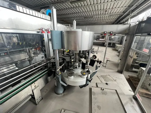 Used Bottling Self-Adhesive Labeler Oxe - 2000, 4,000 BPH
