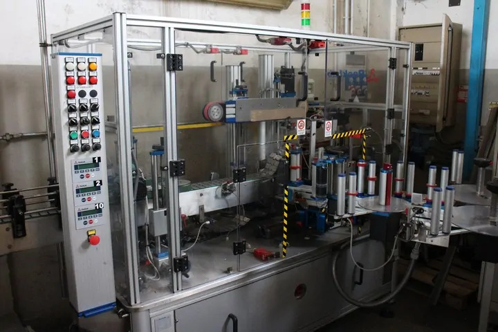 Used Bottling Self-Adhesive Labeler Paklab - 2009, 10,000 BPH