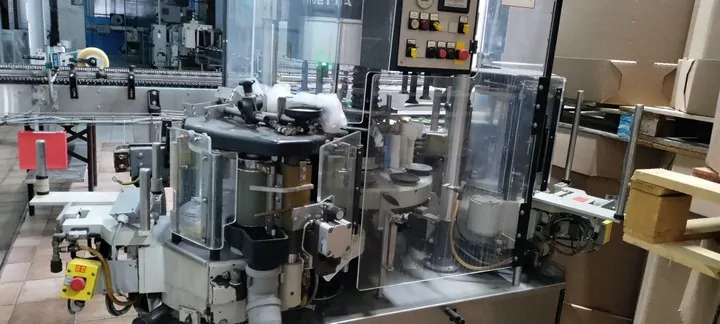 Used Bottling Cold Glue Labeler Krones - 1988, 6,000 BPH
