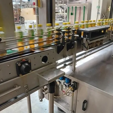Used Bottling Roll-Fed Labeler Sacmi Line Lc - 2003, 50,000 BPH