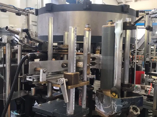 Used Bottling Self-Adhesive Labeler Cavagnino & Gatti ENO 02 - 2010, 6,000 BPH