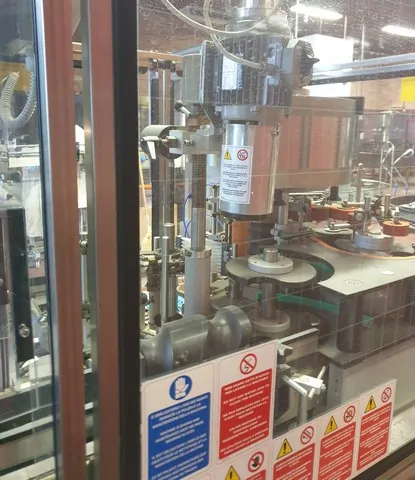 Used Bottling Labeler Cavagnino & Gatti CG 80/2 - 2000, 3,000 BPH