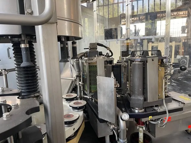 Used Bottling Roll-Fed Labeler Krones - 2003, 16,000 BPH
