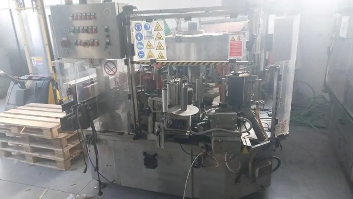Used Bottling Self-Adhesive Labeler P.E. CG84DR3/12/2XPS - 2001, 7,000 BPH