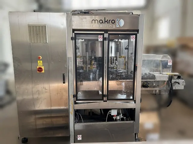 Used Bottling Self-Adhesive Labeler Makro - 2014, 15,000 BPH