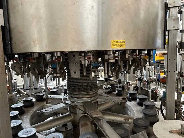 Used Bottling Self-Adhesive Labeler Kosme Top Star 1280 20T - 2007, 20,000 BPH