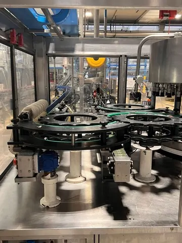 Used Bottling Roll-Fed Labeler Sasib ROLLQUATTRO F45 – 36T / SR / HH3 S1 E1 - 1999, 54,000 BPH