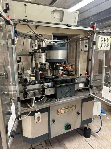 Used Bottling Self-Adhesive Labeler Cavagnino & Gatti - 2,500 BPH