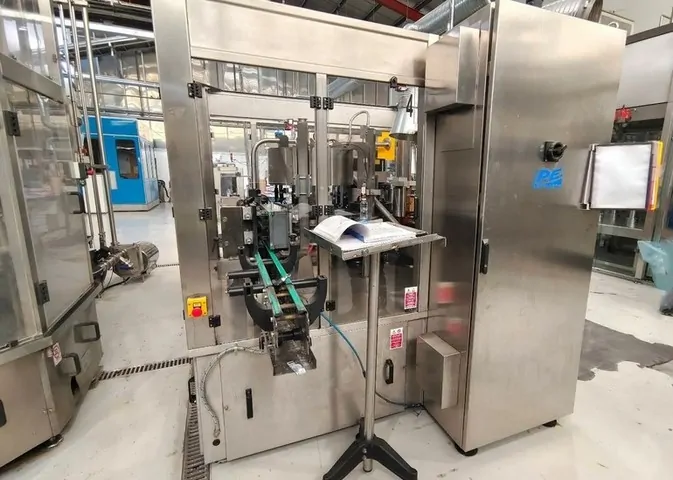 Used Bottling Hot Glue Labeler P.E. - 2009, 12,000 BPH