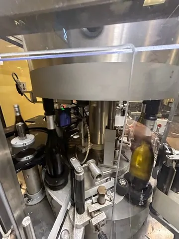 Used Bottling Self-Adhesive Labeler Cavagnino & Gatti - 2006, 4,000 BPH