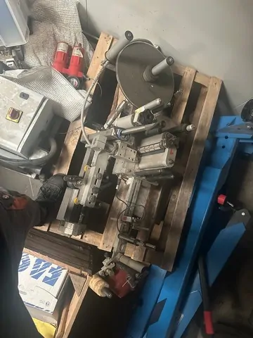 Used Bottling Self-Adhesive Labeler Cavagnino & Gatti CG-T-7-2XPSP-3 - 2016, 3,000 BPH
