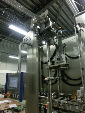 Used Bottling Sleeve Labeler Fuji SKEEVERCOMBI STEAM - 2015, 6,300 BPH