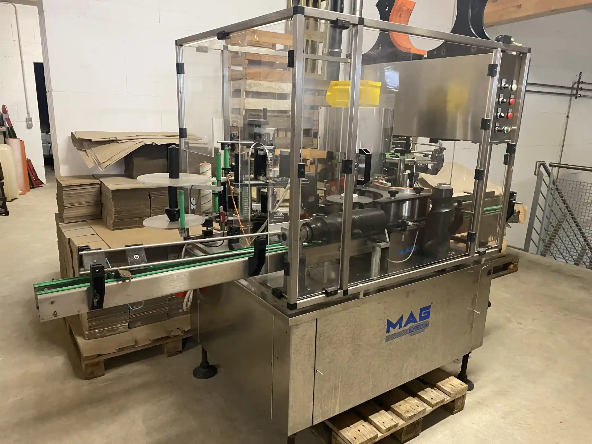 Used Bottling Self-Adhesive Labeler Mag S3T3 - 2002, 3,000 BPH