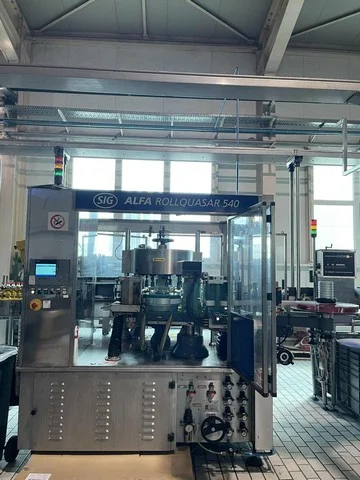 Used Bottling Roll-Fed Labeler Sig Alfa Rollquasar 540 - 2003, 6,600 BPH