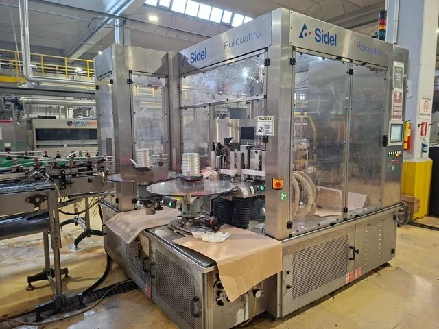 Used Bottling Roll-Fed Labeler SIDEL ROLLQUATTRO - 2009, 18,000 BPH