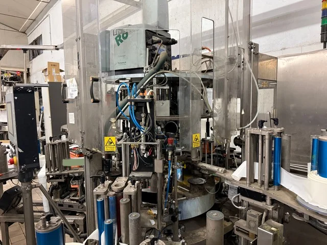 Used Bottling Self-Adhesive Labeler Makro MAK2 - 2010, 3,500 BPH