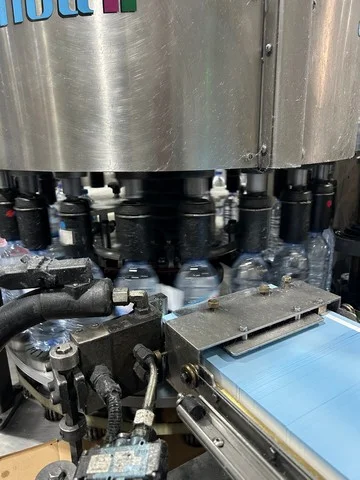 Used Bottling Hot Glue Labeler AUXIEMBA BASIC 720-24-HMS-DR - 2014, 40,000 BPH