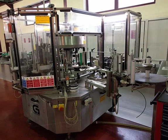 Used Bottling Self-Adhesive Labeler Cavagnino & Gatti - 2002, 4,000 BPH