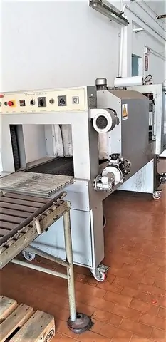 Used Bottling Shrink Wrapper IP VACUUM PUMP am 60. - 1995, 2,500 BPH