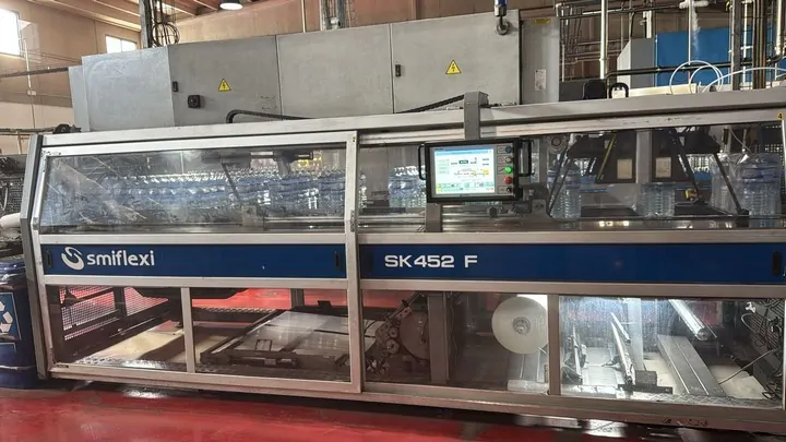 Used Bottling Shrink Wrapper SMI SK452F - 2010, 33 BPH